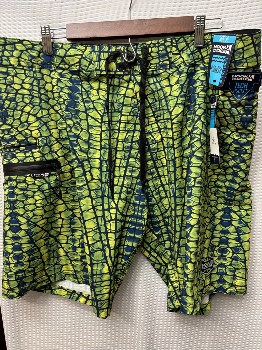 New Men’s Hook & Tackle Men's Hydraskin Boardshorts